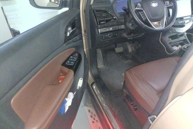 Used BYD Tang New Energy 2015 2.0T Four-Wheel-Drive Flagship Model Driver Seat