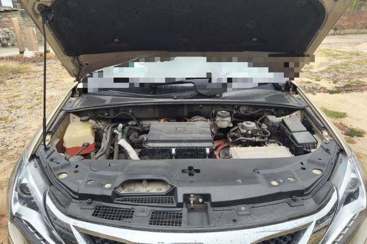 Used BYD Tang New Energy 2015 2.0T Four-Wheel-Drive Flagship Model Engine Bay