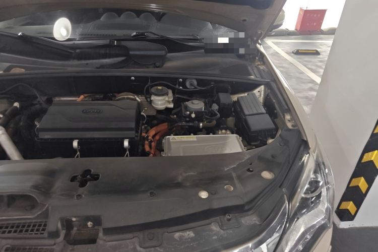 Used BYD Tang New Energy 2015 2.0T Four-Wheel-Drive Flagship Model Engine Bay Left