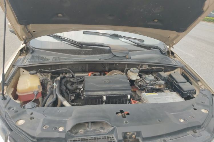 Used BYD Tang New Energy 2015 2.0T Four-Wheel Drive Elite Version Engine Bay