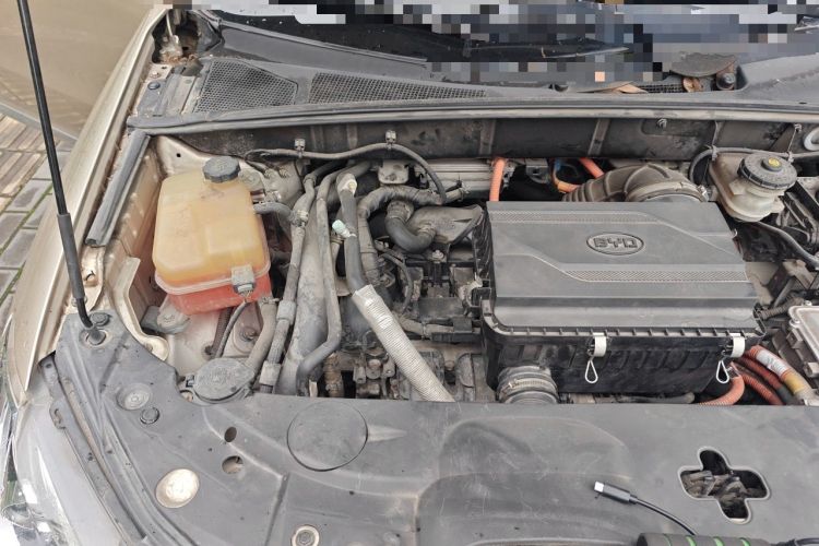 Used BYD Tang New Energy 2015 2.0T Four-Wheel-Drive Flagship Model Engine Bay Right