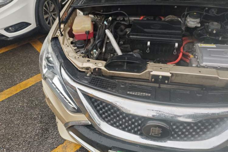 Used BYD Tang New Energy 2015 2.0T Four-Wheel-Drive Flagship Model Engine Bay Right