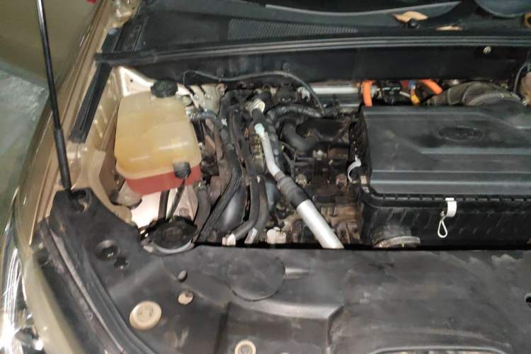 Used BYD Tang New Energy 2015 2.0T Four-Wheel-Drive Flagship Model Engine Bay Right