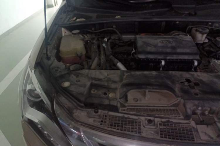 Used BYD Tang New Energy 2015 2.0T Four-Wheel-Drive Flagship Model Engine Bay Right