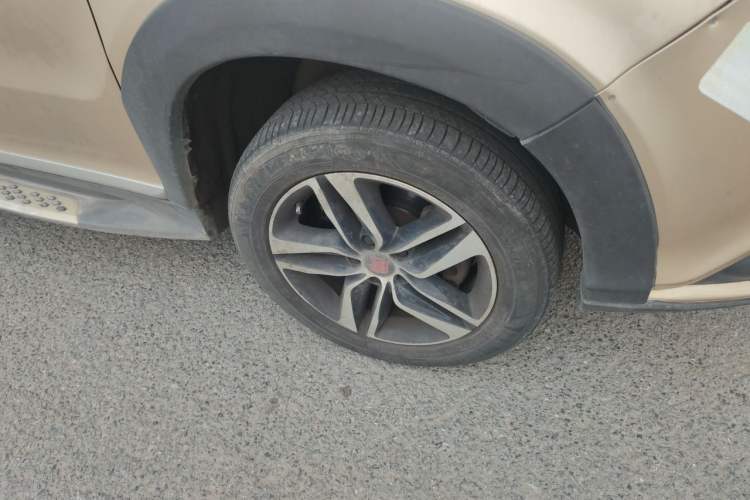 Used BYD Tang New Energy 2015 2.0T Four-Wheel Drive Elite Version Exterior 1