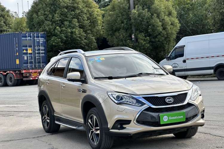 Used BYD Tang New Energy 2015 2.0T Four-Wheel-Drive Flagship Model Exterior 2