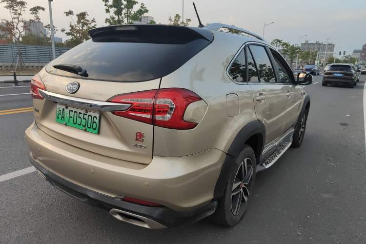 Used BYD Tang New Energy 2015 2.0T Four-Wheel-Drive Flagship Model Exterior 3