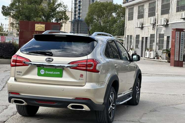 Used BYD Tang New Energy 2015 2.0T Four-Wheel-Drive Flagship Model Exterior 6