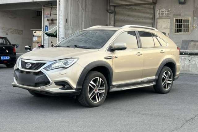 Used BYD Tang New Energy 2015 2.0T Four-Wheel-Drive Flagship Model