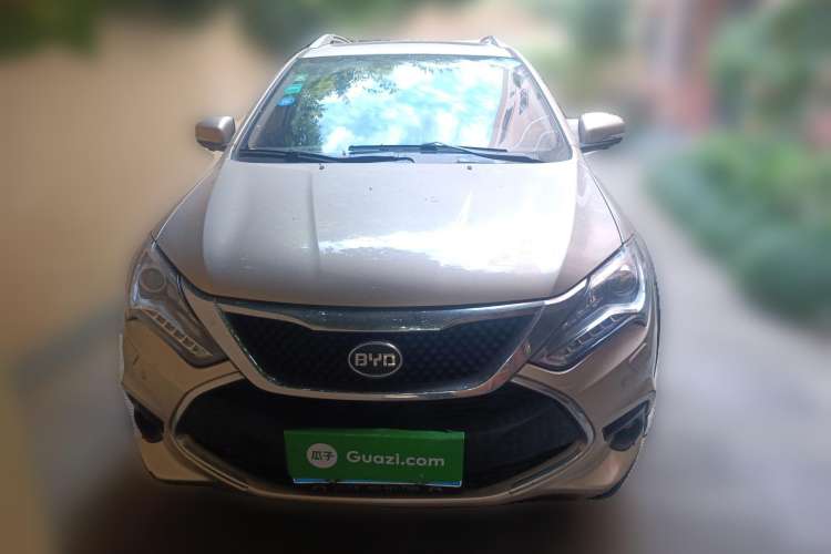 Used BYD Tang New Energy 2015 2.0T Four-Wheel-Drive Flagship Model Front Right 45 Deg