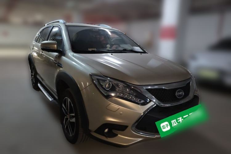 Used BYD Tang New Energy 2015 2.0T Four-Wheel-Drive Flagship Model Front Right 45 Deg
