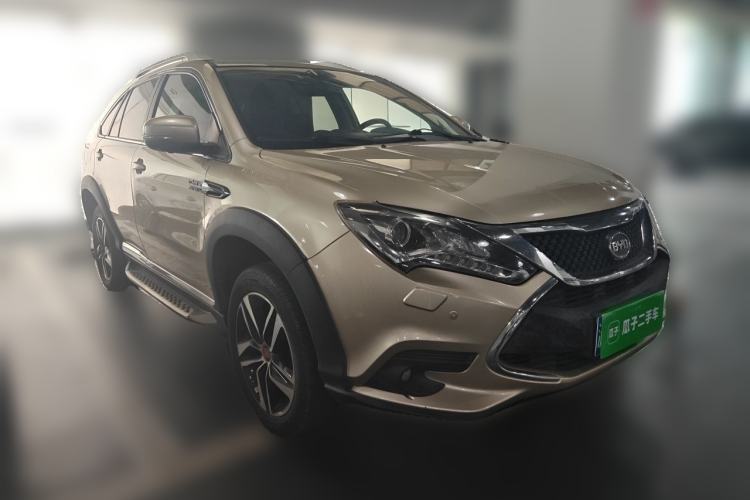 Used BYD Tang New Energy 2015 2.0T Four-Wheel-Drive Flagship Model Front Right 45 Deg