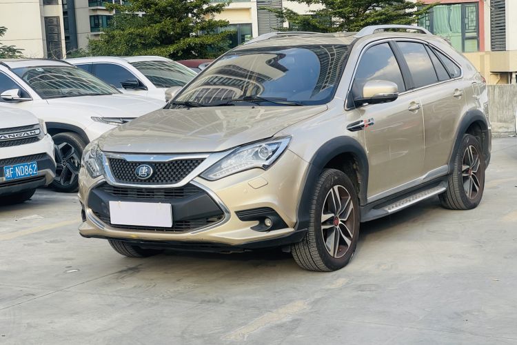 Used BYD Tang New Energy 2015 2.0T Four-Wheel-Drive Flagship Model Front Right 45 Deg