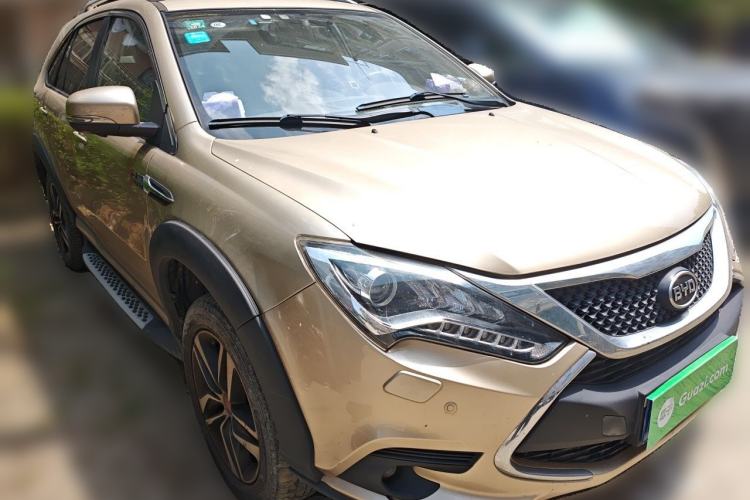 Used BYD Tang New Energy 2015 2.0T Four-Wheel-Drive Flagship Model Front Right 45 Deg