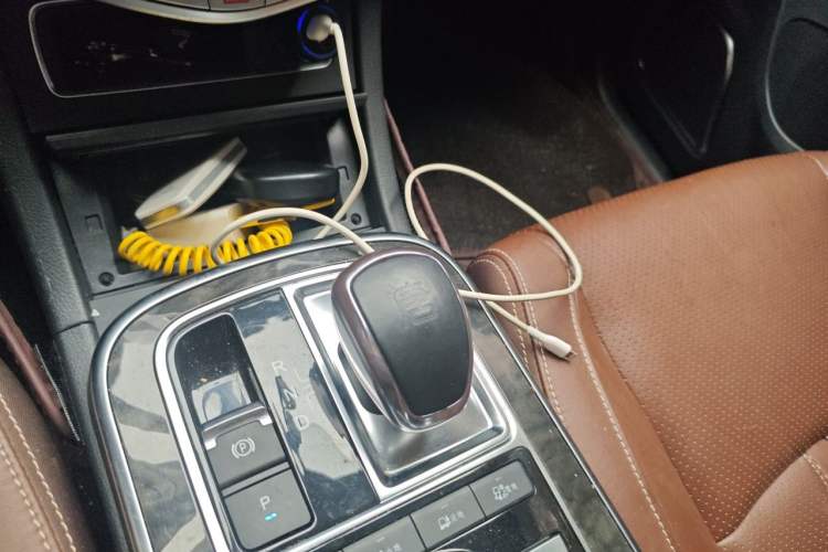 Used BYD Tang New Energy 2015 2.0T Four-Wheel-Drive Flagship Model Gear Lever