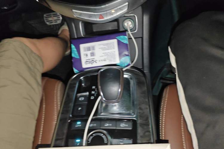 Used BYD Tang New Energy 2015 2.0T Four-Wheel-Drive Flagship Model Gear Lever