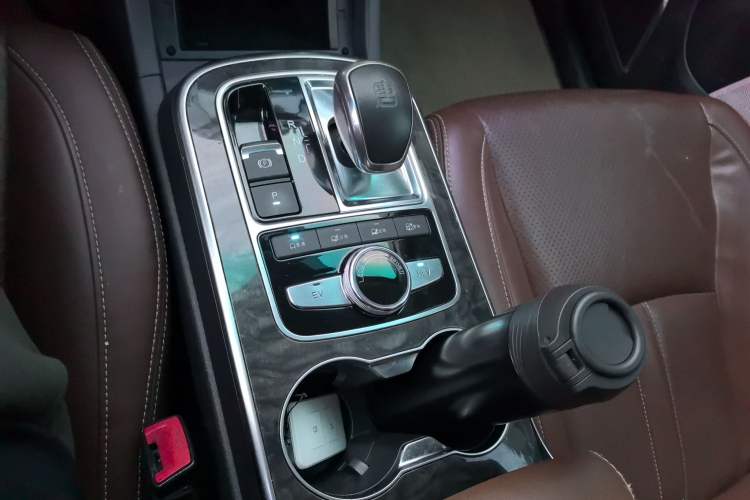 Used BYD Tang New Energy 2015 2.0T Four-Wheel-Drive Flagship Model Gear Lever