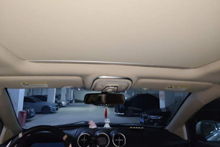 Used BYD Tang New Energy 2015 2.0T Four-Wheel-Drive Flagship Model Headliner