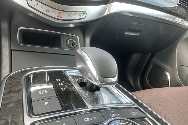 Used BYD Tang New Energy 2015 2.0T Four-Wheel-Drive Flagship Model Interior 4
