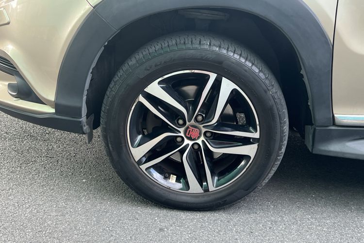 Used BYD Tang New Energy 2015 2.0T Four-Wheel-Drive Flagship Model Left Front Wheel Hub