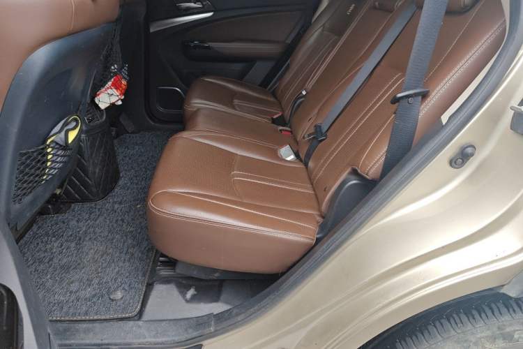 Used BYD Tang New Energy 2015 2.0T Four-Wheel-Drive Flagship Model Left Rear Seat