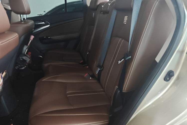 Used BYD Tang New Energy 2015 2.0T Four-Wheel-Drive Flagship Model Left Rear Seat