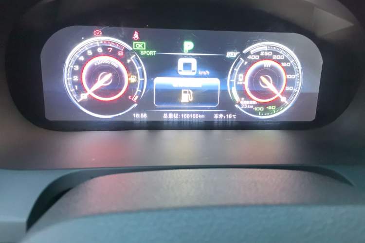 Used BYD Tang New Energy 2015 2.0T Four-Wheel-Drive Flagship Model Odometer Close Up