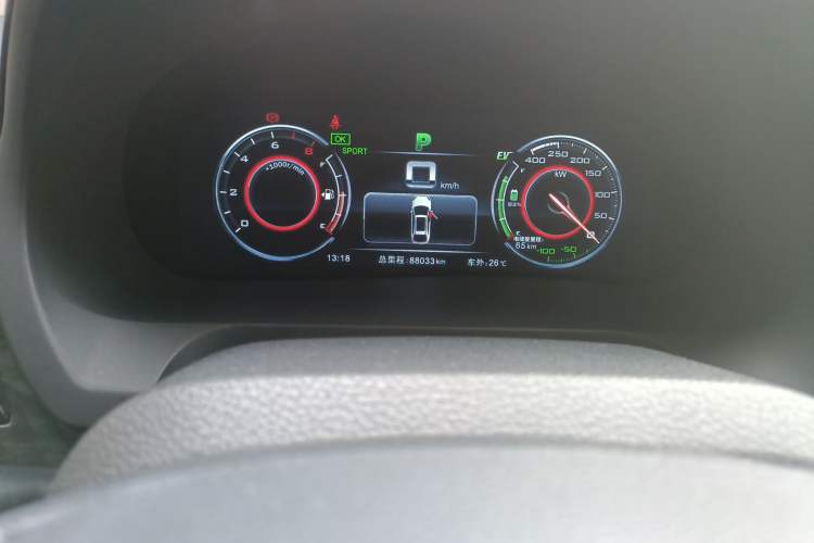 Used BYD Tang New Energy 2015 2.0T Four-Wheel-Drive Flagship Model Odometer Close Up