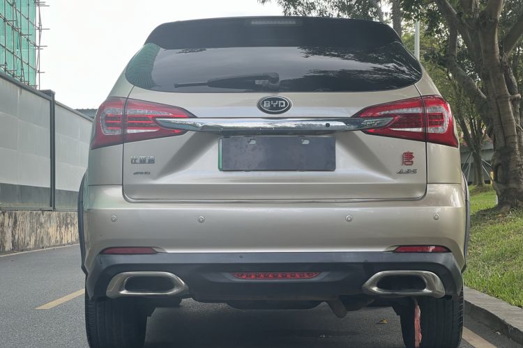 Used BYD Tang New Energy 2015 2.0T Four-Wheel-Drive Flagship Model Rear