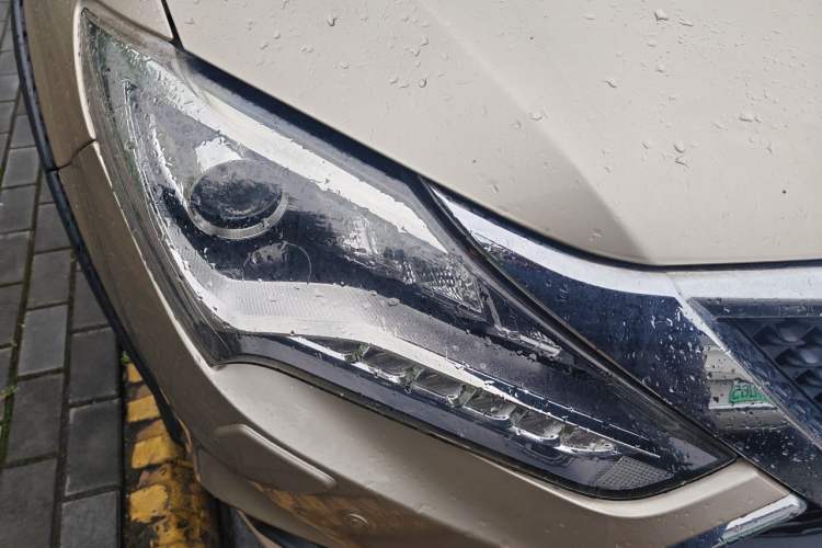 Used BYD Tang New Energy 2015 2.0T Four-Wheel-Drive Flagship Model Right Front Headlight