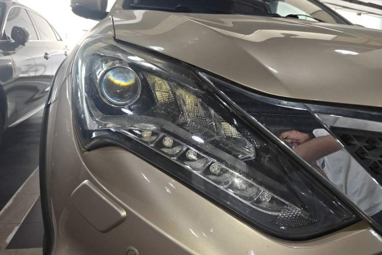 Used BYD Tang New Energy 2015 2.0T Four-Wheel-Drive Flagship Model Right Front Headlight