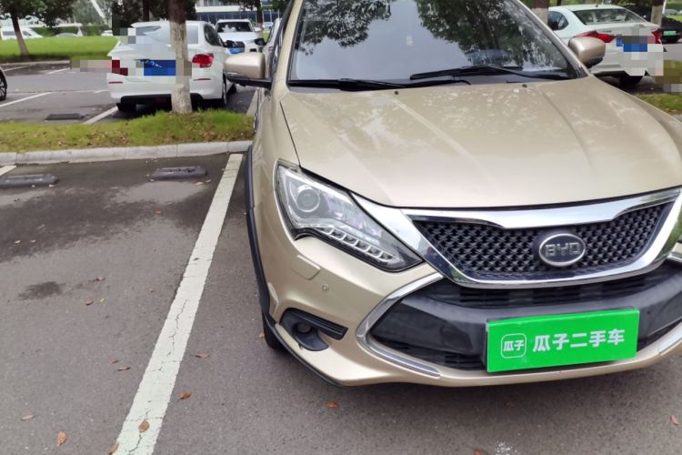 Used BYD Tang New Energy 2015 2.0T Four-Wheel-Drive Flagship Model Right Front Headlight