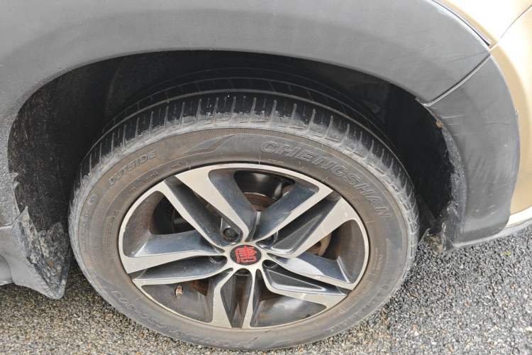 Used BYD Tang New Energy 2015 2.0T Four-Wheel-Drive Flagship Model Right Front Wheel Hub