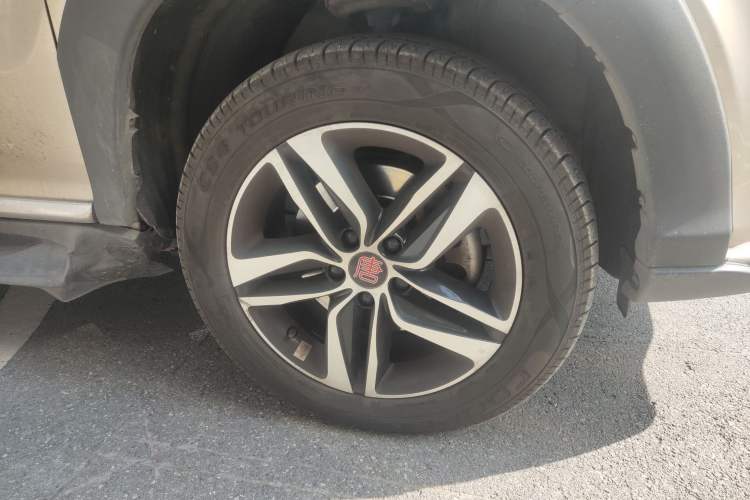 Used BYD Tang New Energy 2015 2.0T Four-Wheel-Drive Flagship Model Right Front Wheel Hub