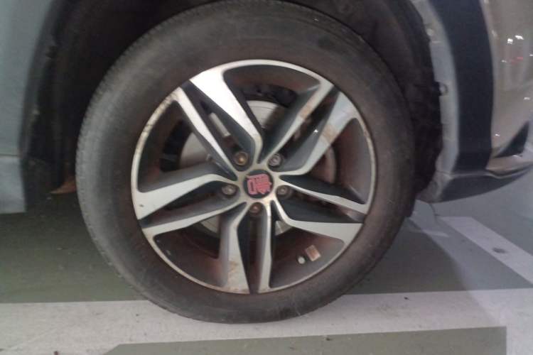 Used BYD Tang New Energy 2015 2.0T Four-Wheel-Drive Flagship Model Right Front Wheel Hub