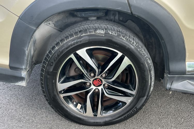 Used BYD Tang New Energy 2015 2.0T Four-Wheel-Drive Flagship Model Right Rear Wheel Hub