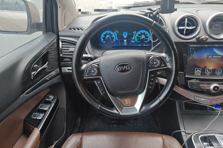 Used BYD Tang New Energy 2015 2.0T Four-Wheel-Drive Flagship Model Steering Wheel