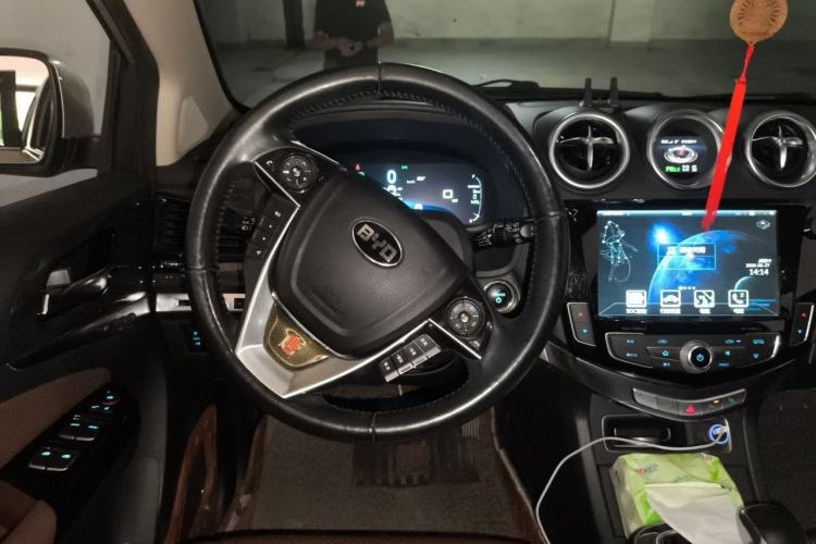 Used BYD Tang New Energy 2015 2.0T Four-Wheel-Drive Flagship Model Steering Wheel