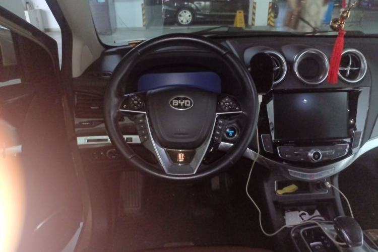 Used BYD Tang New Energy 2015 2.0T Four-Wheel-Drive Flagship Model Steering Wheel