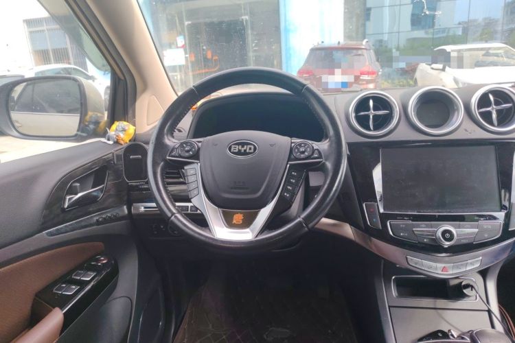 Used BYD Tang New Energy 2015 2.0T Four-Wheel-Drive Flagship Model Steering Wheel