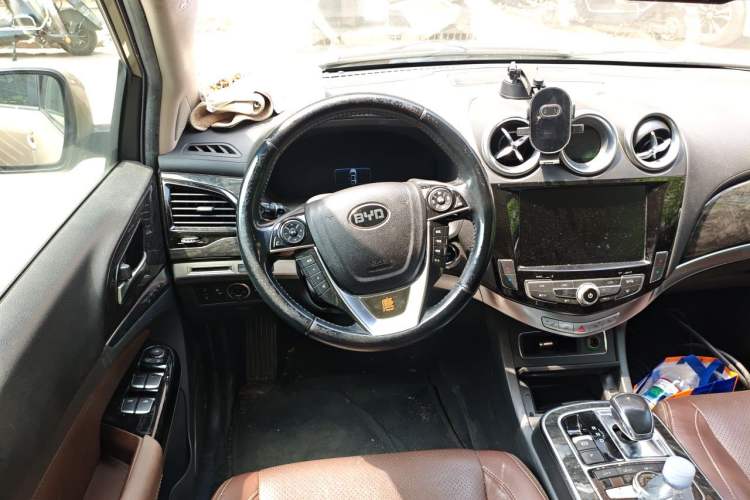 Used BYD Tang New Energy 2015 2.0T Four-Wheel-Drive Flagship Model Steering Wheel