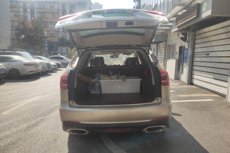Used BYD Tang New Energy 2015 2.0T Four-Wheel-Drive Flagship Model Trunk