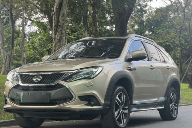 Used BYD Tang New Energy 2015 2.0T Four-Wheel-Drive Flagship Model