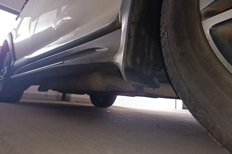 Used BYD Tang New Energy 2015 2.0T Four-Wheel-Drive Flagship Model Chassis Front Right