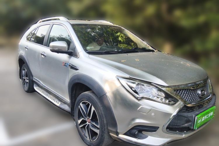 Used BYD Tang New Energy 2015 2.0T Four-Wheel-Drive Flagship Model Front Right 45 Deg