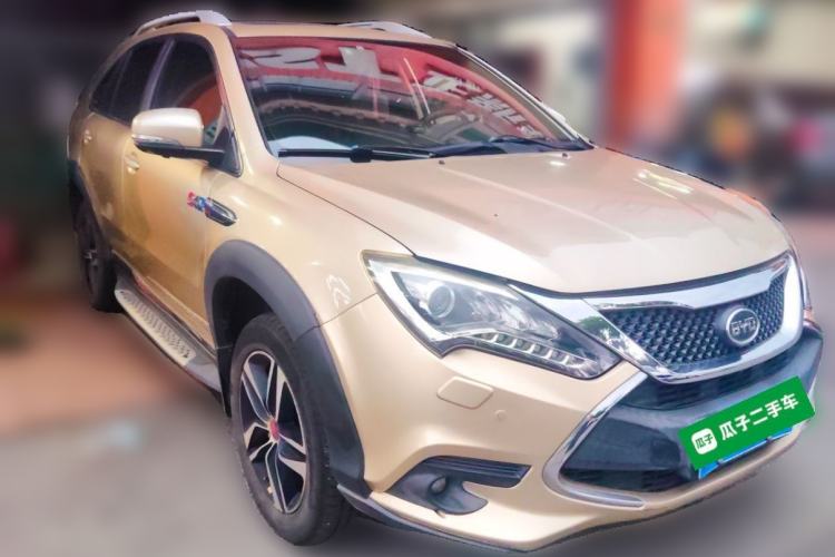 Used BYD Tang New Energy 2015 2.0T Four-Wheel-Drive Flagship Model Front Right 45 Deg