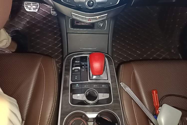 Used BYD Tang New Energy 2015 2.0T Four-Wheel-Drive Flagship Model Gear Lever