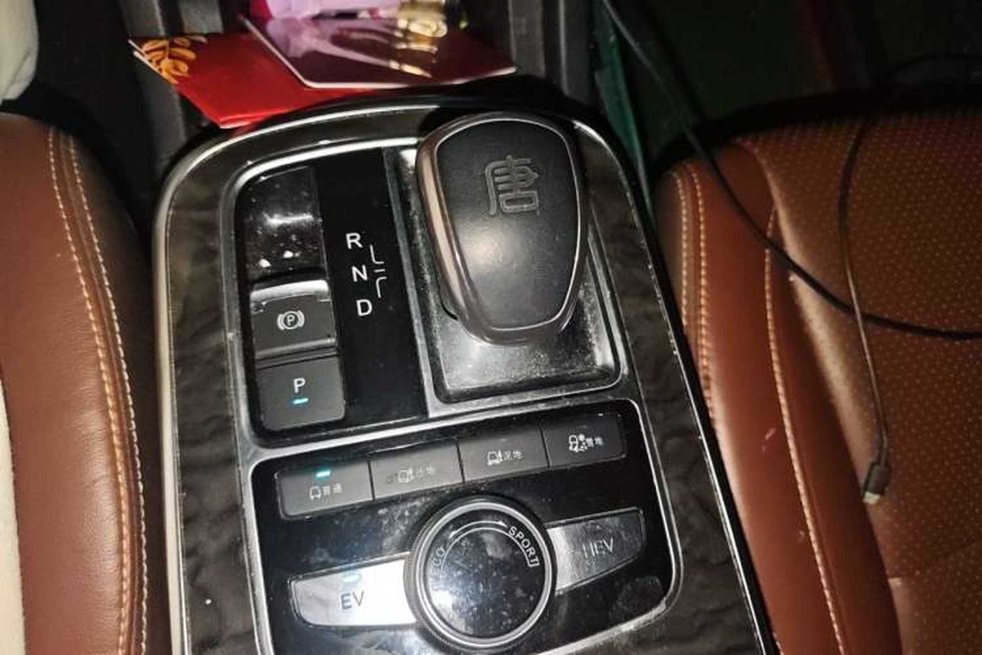 Used BYD Tang New Energy 2015 2.0T Four-Wheel-Drive Flagship Model Gear Lever