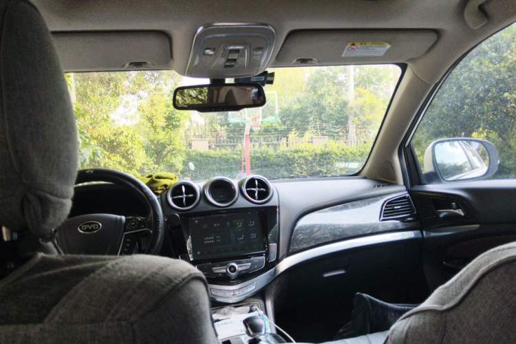 Used BYD Tang New Energy 2015 2.0T Four-Wheel-Drive Flagship Model Headliner