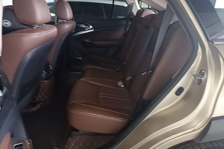 Used BYD Tang New Energy 2015 2.0T Four-Wheel-Drive Flagship Model Left Rear Seat